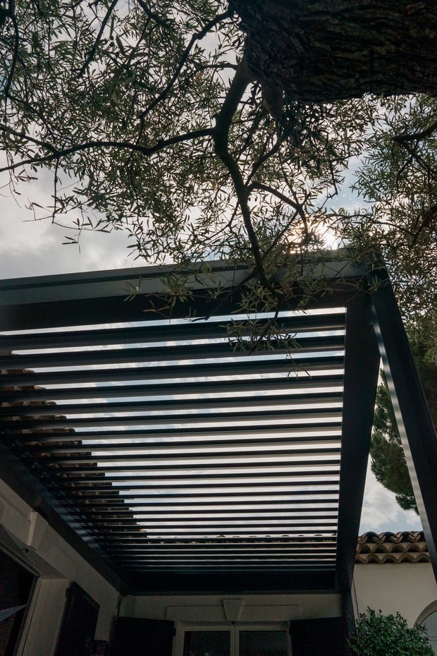 outdoor-pergola-winter
