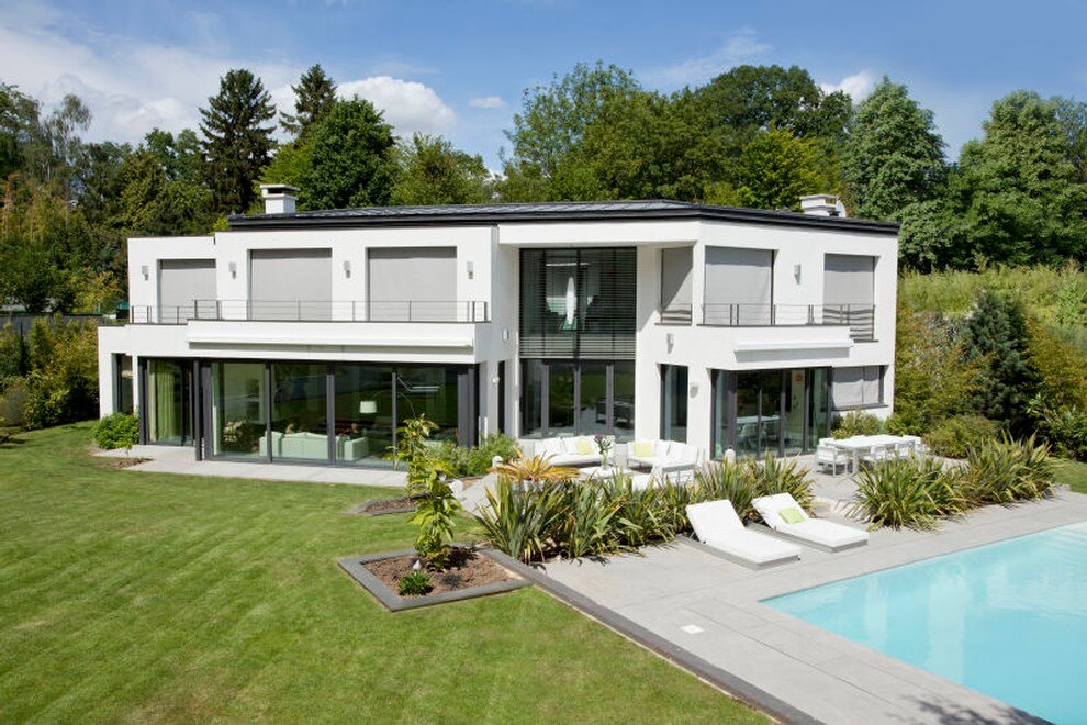 motorised exterior vertical screens